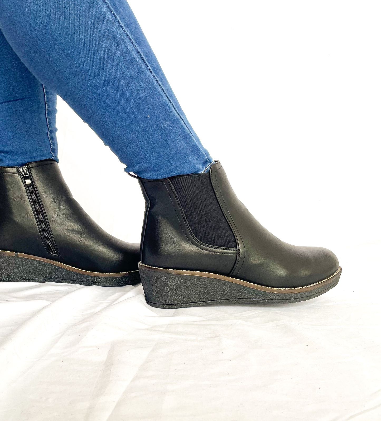 Botin Maite Negro modelado