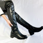 Botas Black Widow negras con cierre lateral y diámetro de pierna de 43 cm