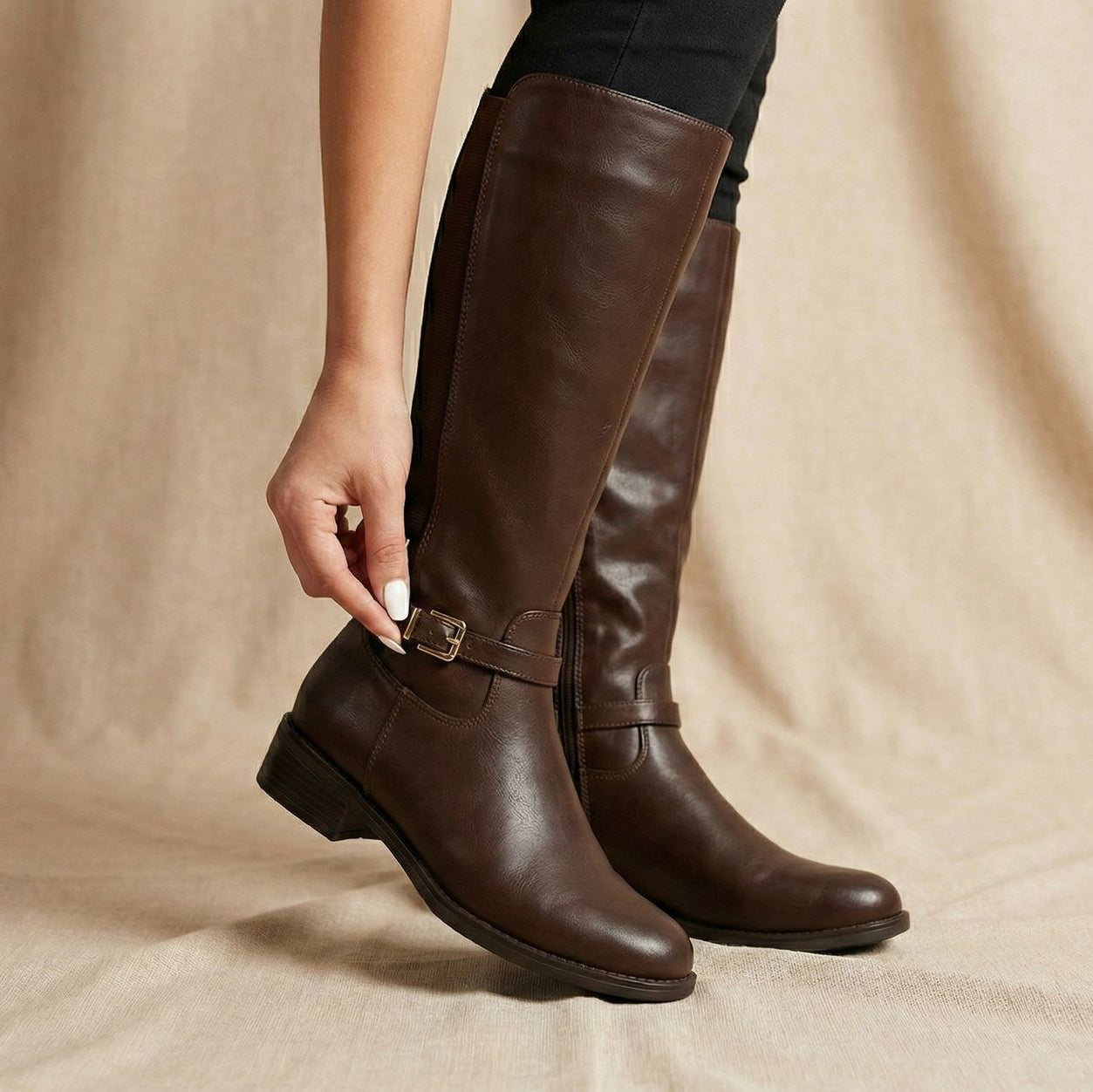 Botas Tania Lux Cafe - Elasticadas hasta 44 cm -PREVENTA con Despacho 13/07