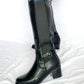 Bota larga Bucanera Isis en color negro, tacón de 6 cm, cierre lateral