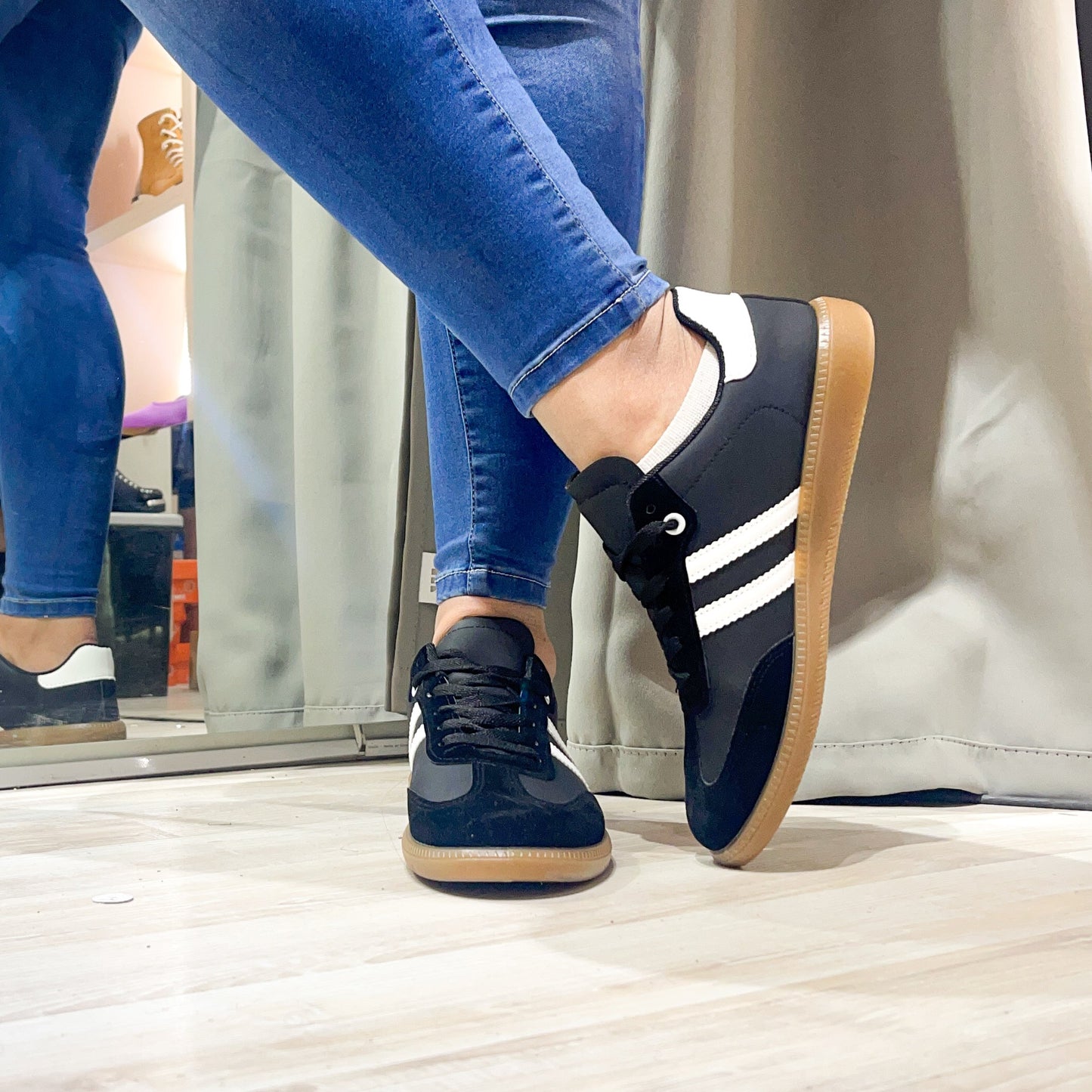 zapatillas samba style negro diseño cómodo y ligero con suela de goma y ecocuero